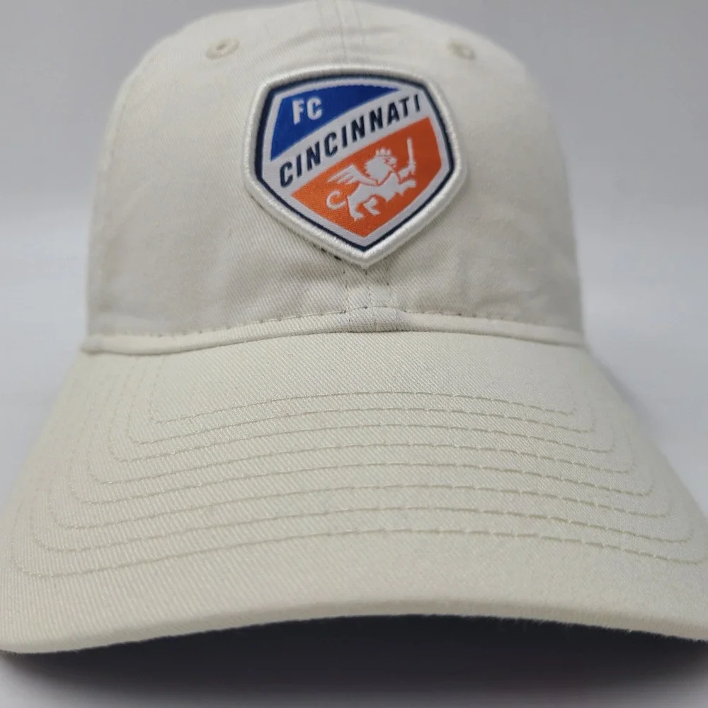 Women FC Cincinnati Hat Strapback New Era 9Twenty Cream MLS Soccer Club‎ Logo